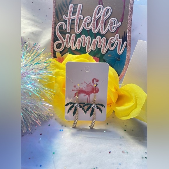 Large Palm tree dangle and drop earrings on gold hooks/tropical/ - Picture 7 of 11